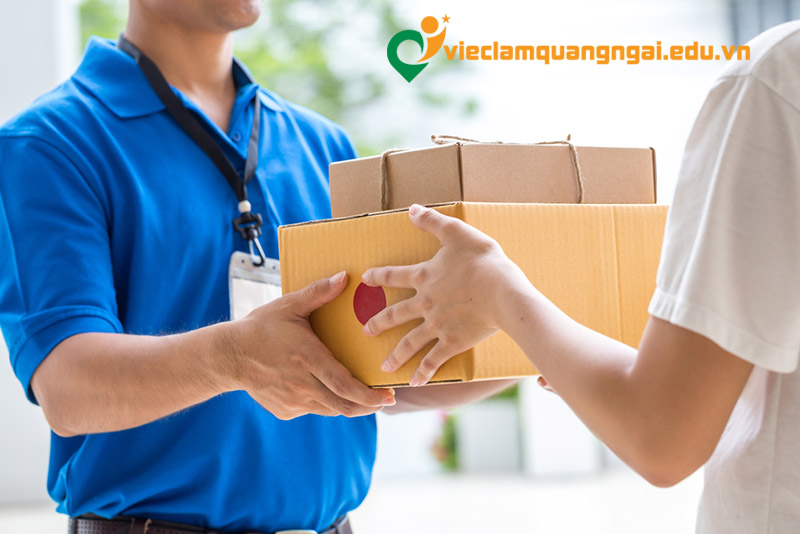 Nhân viên giao hàng.