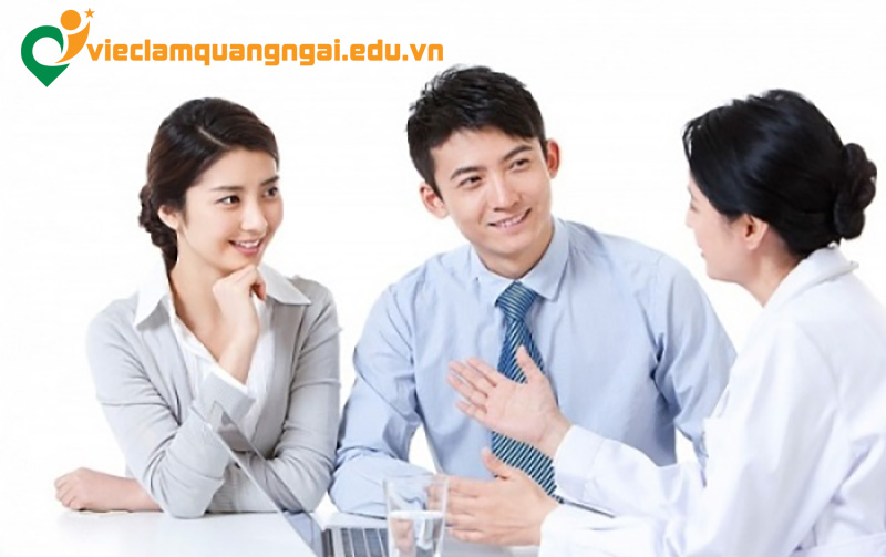 Nhân viên tư vấn bảo hiểm.