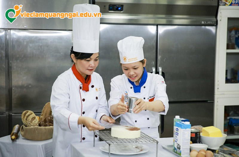 Vị trí phụ bếp và bếp chính tại nhà hàng Quảng Ngãi